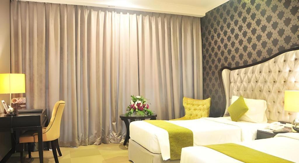 The Mirah Hotel Bogor Bagian luar foto
