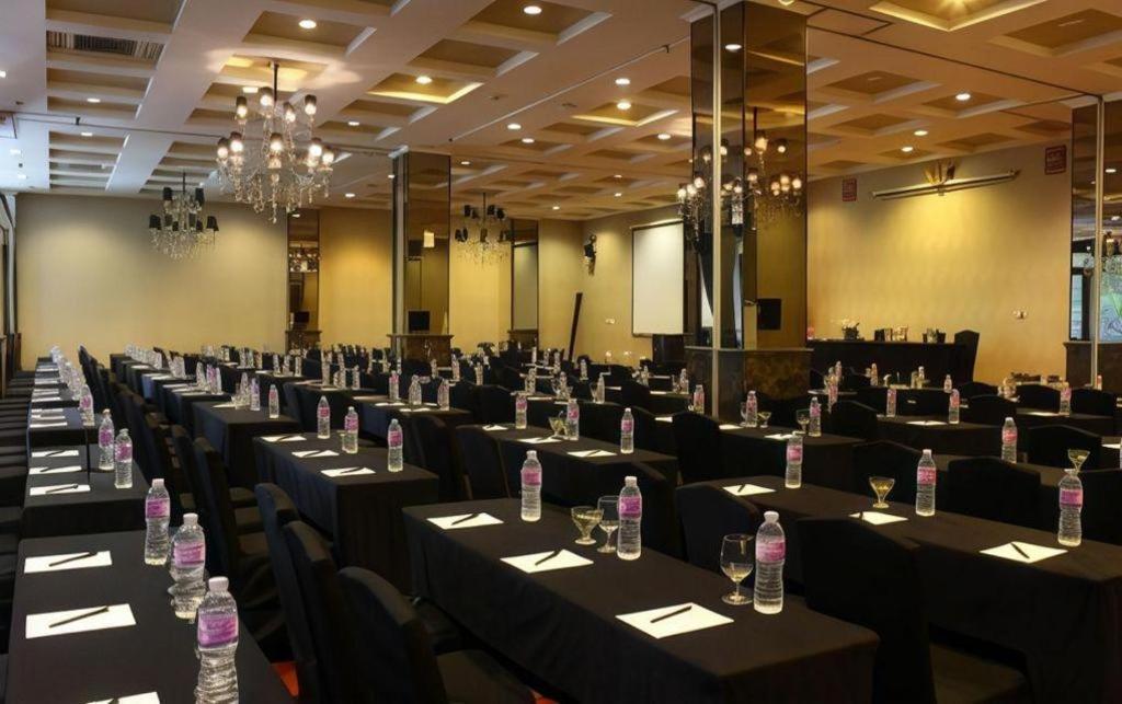 The Mirah Hotel Bogor Bagian luar foto