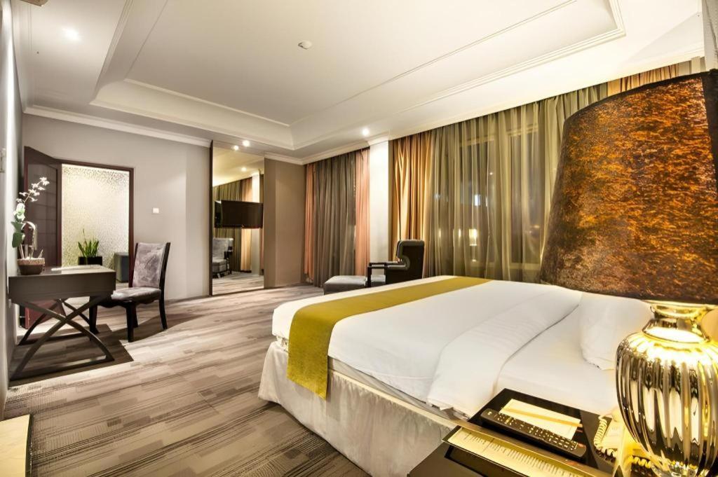 The Mirah Hotel Bogor Bagian luar foto